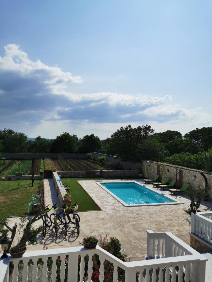 Holiday Home Iva With Pool Sukošan Exterior foto