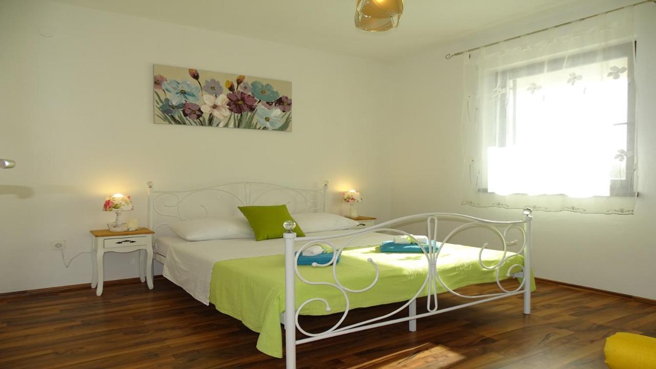 Holiday Home Iva With Pool Sukošan Exterior foto